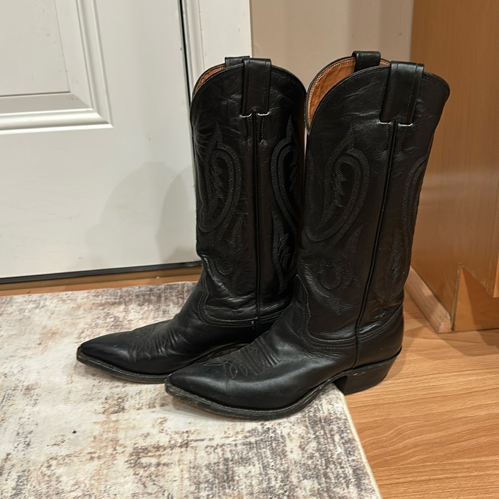 Nicona cowboy boots from Texas!